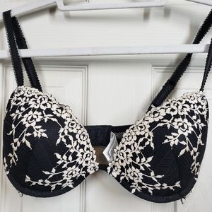 WACOAL black creme embroidery bra